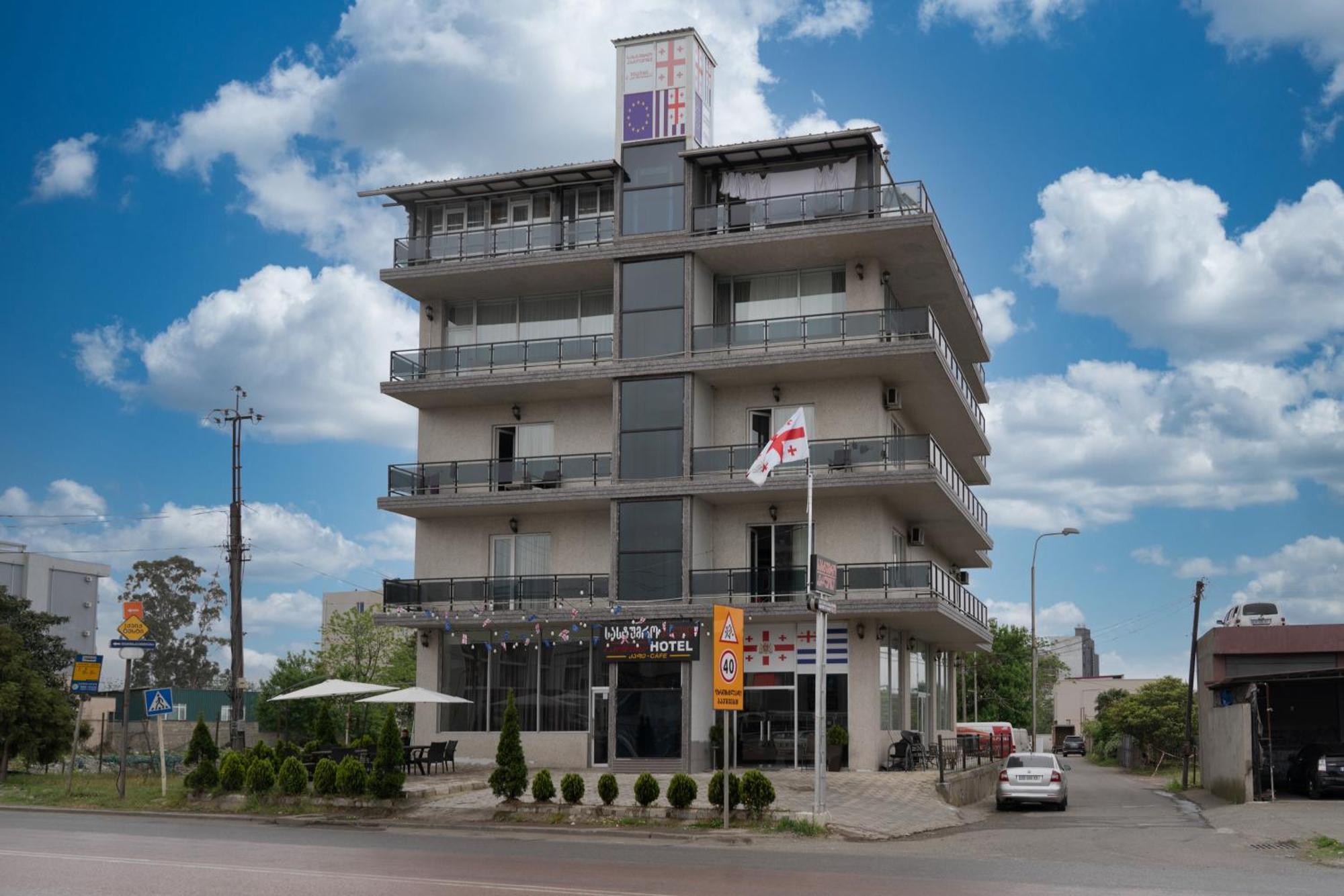 Hotel Carleone Batumi Exterior photo